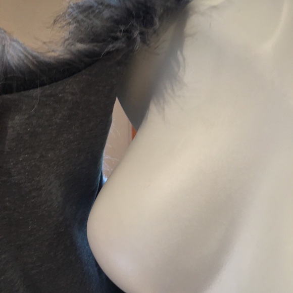 Faux fur grey vest - Picture 12 of 13